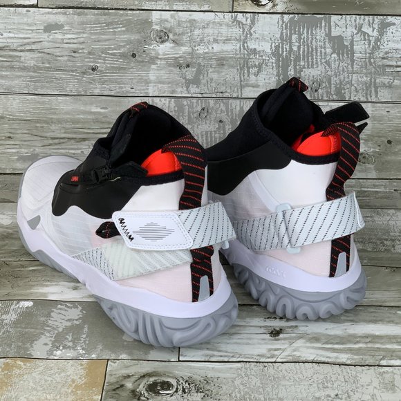 JORDAN Proto React Z  White/Bright Crimson-Black  CI3794-100 - Picture 9 of 10